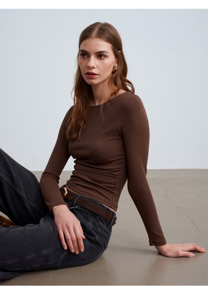 31401 Büzgülü Kayık Yaka Top-Açık Kahve fiyatları