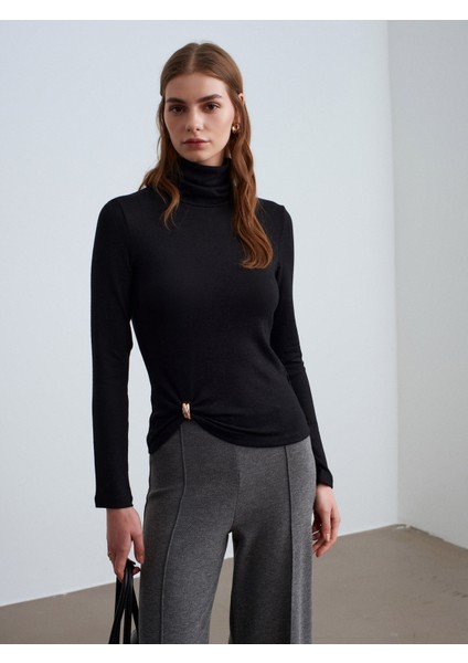 32202 Aksesuar Detaylı Balıkcı Yaka Top-Siyah