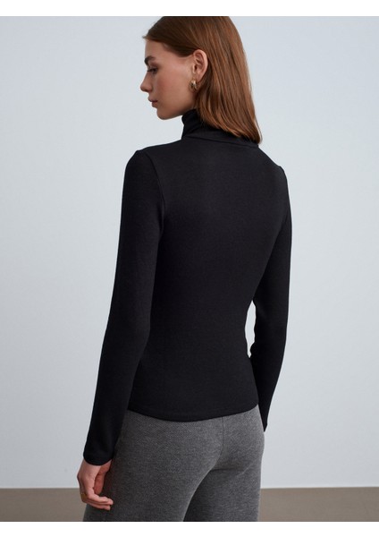 32202 Aksesuar Detaylı Balıkcı Yaka Top-Siyah fiyatları