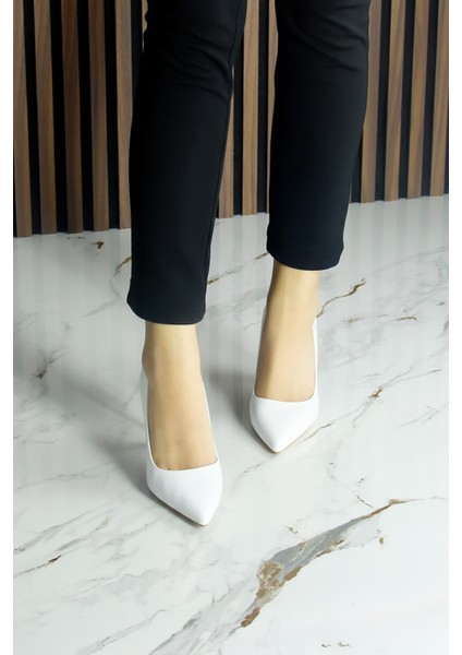 Suzanna Beyaz Hakiki Dana Derisi Sivri Burun Klasik Ince Topuklu Ayakkabı fırsatları