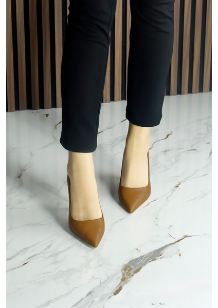 Suzanna Taba Hakiki Dana Derisi Sivri Burun Klasik Ince Topuklu Ayakkabı fırsatları