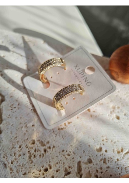 Desenli Zirkon Taş Işlemeli Gold Küpe