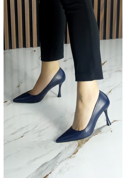 Suzanna Lacivert Hakiki Dana Derisi Sivri Burun Klasik Ince Topuklu Ayakkabı