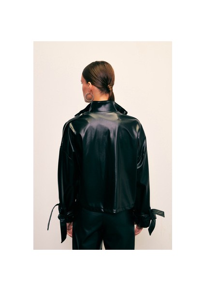 Cepli Kadın Deri Ceket - Siyah Polyester Günlük Stil ile Şık Tasarım