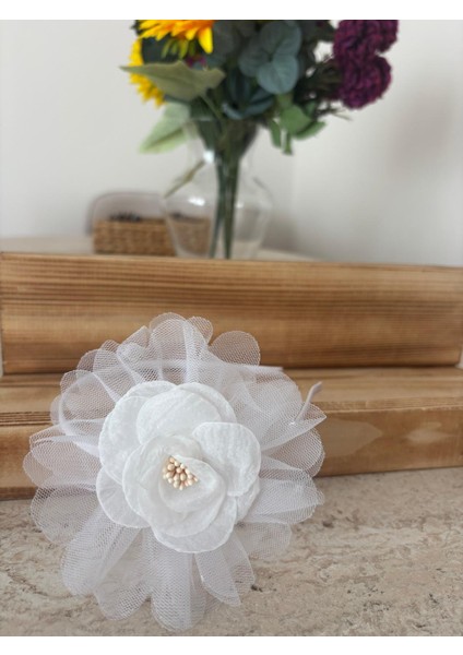 El Yapımı Gül Detaylı Tül Taç Beyaz modelleri
