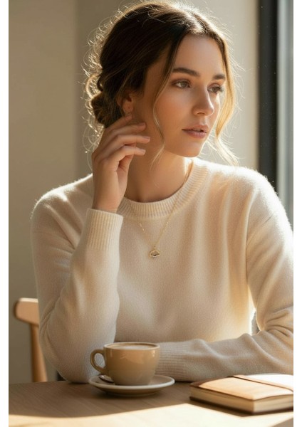 Bulut Figürlü Mavi Zirkon ve Baget Taşlı 14 Ayar Altın Kolye fırsatları