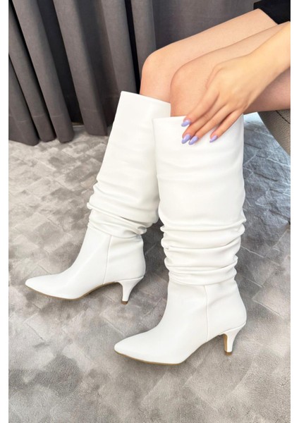 Kadın Tamara Beyaz Cilt Körüklü Sivri Burun Çivi Topuk Çizme