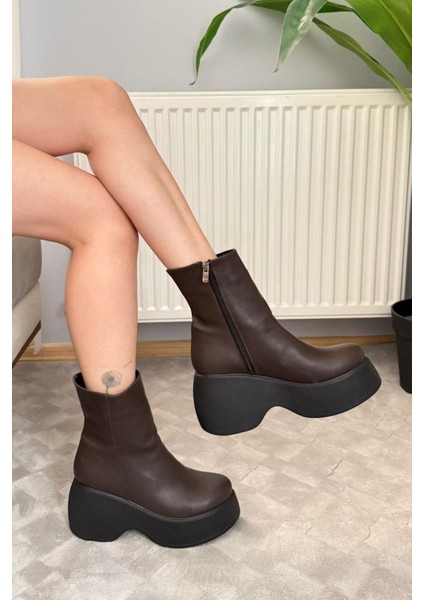 Kadın Celsi Kahverengi Deri Yandan Fermuarlı 9 cm Yüksek Dolgu Topuklu Mevsimlik Kadın Kısa Bot Bootie indirimleri