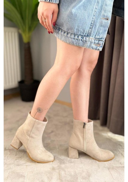 Kadın Marta Bej Süet 6 cm Kalın Topuklu Yumurta Burun Fermuarlı Bot indirimleri