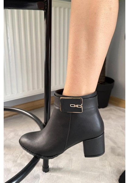 Kadın Mabel Siyah Tokalı ( 6 cm ) Topuklu Oval Burun Bot