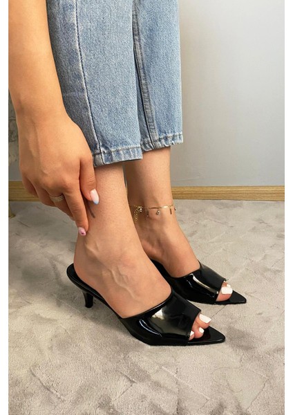 Kadın Moris Siyah Rugan 7 cm Ince Topuklu Sivri Burun Terlik fırsatları