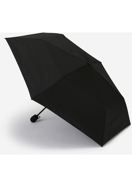 Siyah Şemsiye, Hafif ve Dayanıklı, Şık Tasarım, Pratik Kullanım.