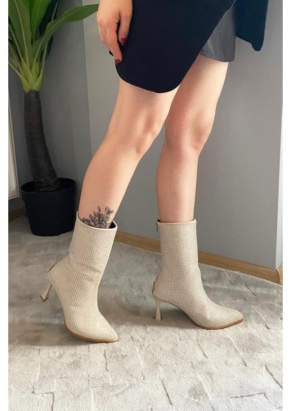 Kadın Londen Bej Süet Gümüş Taş Işlemeli 9 cm Ince Topuklu Arkadan Fermuarlı Kısa Çizme-Bot fırsatları