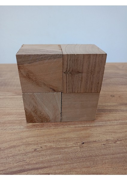 Doğal Ahşap Puzzle Blok, Eğlenceli ve Güvenli Oyun, Renkli Kare Tasarım