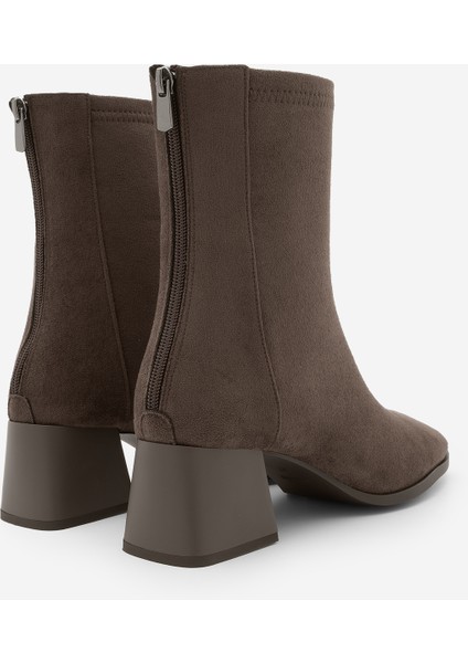 Kadın Topuklu Bot Küt Burun Arkadan Fermuarlı Nayis Kahve Süet