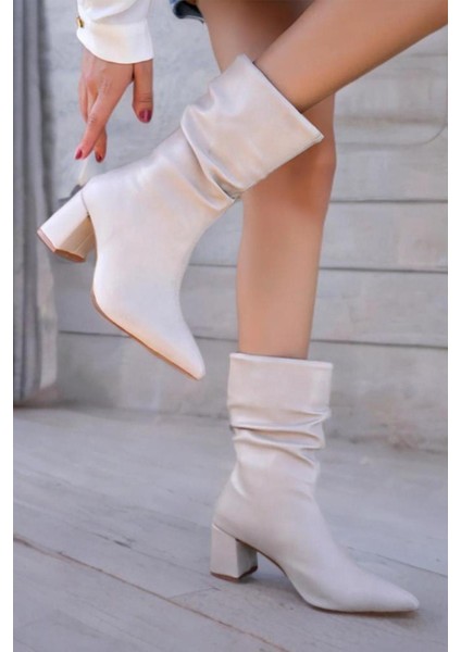 Kadın Nomire Bej Deri Büzgülü Sivri Burun Kalın Topuklu Bot fiyatları