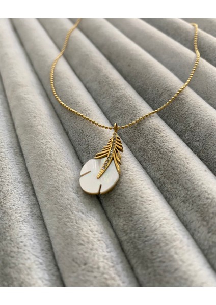 Zarif Kuş Tüyü Şeklinde Çelik Kolye Kutulu fırsatları