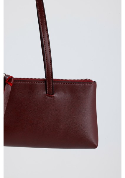 Kadın Zarif Uzun Formlu Bordo Vegan Deri Ince Omuz Askılı Modern Minimalist Kadın Baget Çanta modelleri