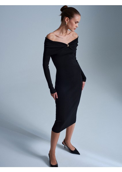 90261 Omzu Açık Fiyonk Detaylı Triko Elbise-Siyah fiyatları