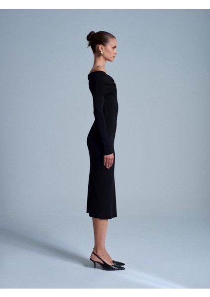 90261 Omzu Açık Fiyonk Detaylı Triko Elbise-Siyah indirimleri