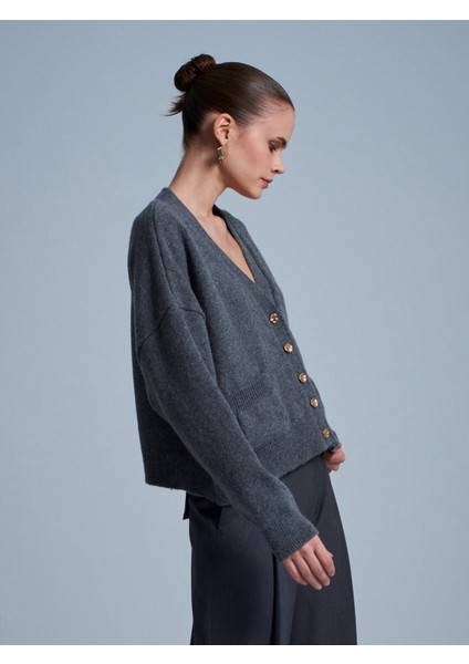 60999 Yün Karışımlı Cep Detaylı Triko Hırka-Füme fırsatları