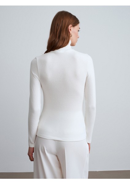 32202 Aksesuar Detaylı Balıkcı Yaka Top-Ekru modelleri