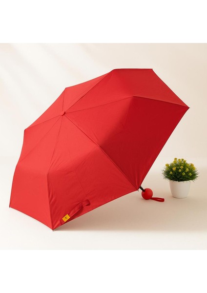 Kapsüllü Kırmızı Şemsiye, Şık ve Koruyucu Tasarım