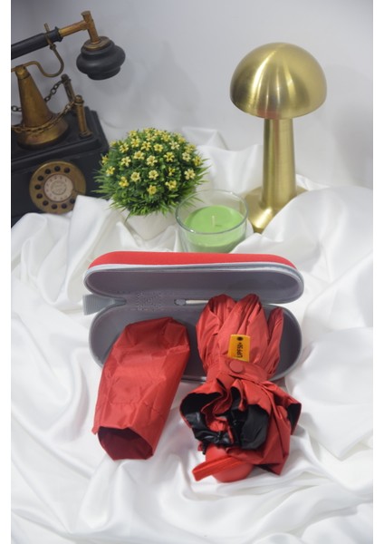 Kapsüllü Kırmızı Şemsiye, Şık ve Koruyucu Tasarım fırsatları