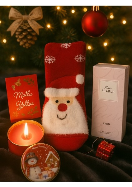 Yeni Yıla Özel Kadınlar Için Hediye Paketi - Parfüm - Kokulu Yılbaşı Çorabı - Çikolata - Kokulu Mum-Yılbaşı Kartı fiyatları