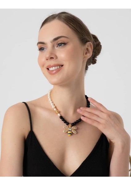 Arı Uçlu Inci Kolye