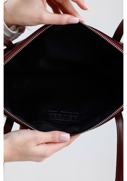 Kadın Zarif Uzun Formlu Bordo Vegan Deri Ince Omuz Askılı Modern Minimalist Kadın Baget Çanta