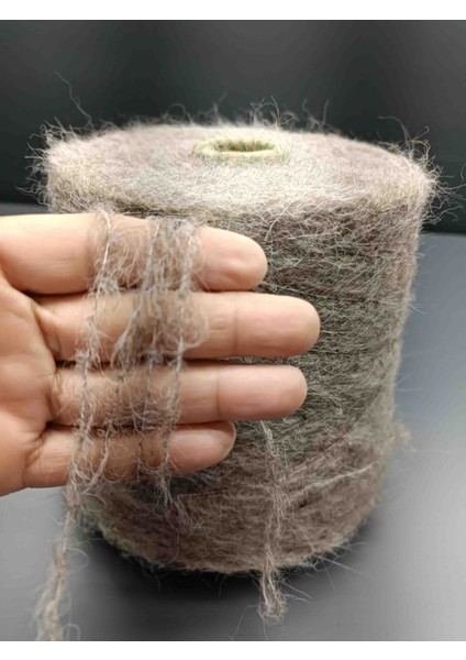 %70 Suri Alpaka El Örgü Ipi 300 Karamel modelleri