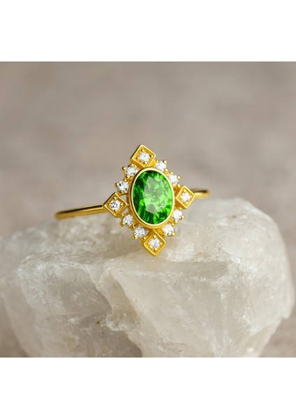 14 Ayar Altın Vintage Dizayn Zümrüt Yüzük