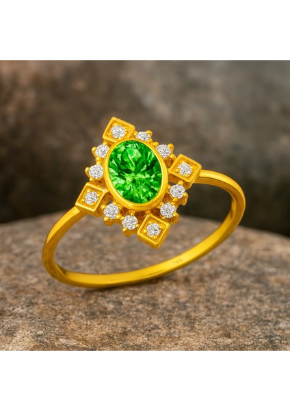 14 Ayar Altın Vintage Dizayn Zümrüt Yüzük fırsatları