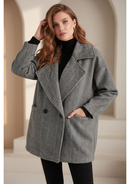 Kadın Geniş Yaka Oversize Siyah Kaban