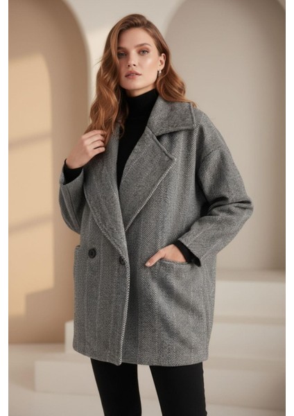 Kadın Geniş Yaka Oversize Siyah Kaban modelleri