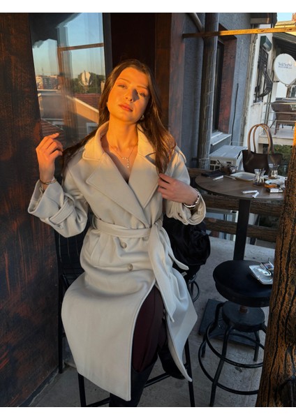 Omuzları Apolet Kuşak Detaylı Kadın Kaşe Kaban modelleri