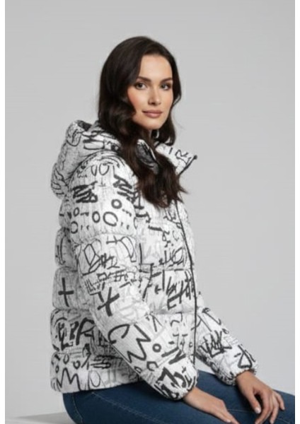 Kadın Grafiti Desenli Kapşonlu Şişme Mont modelleri