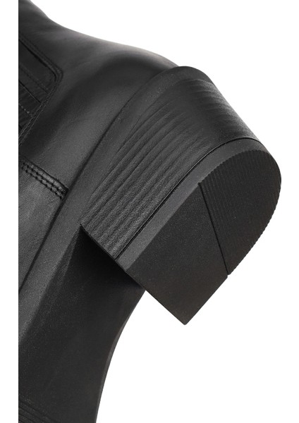 Kadın Siyah Kısa Kalın Topuklu Deri Kovboy Bot 25WFD182718