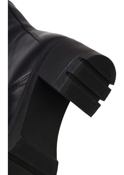 Kadın Siyah Fermuarlı Kalın Topuklu Deri Bot 25WFD414418