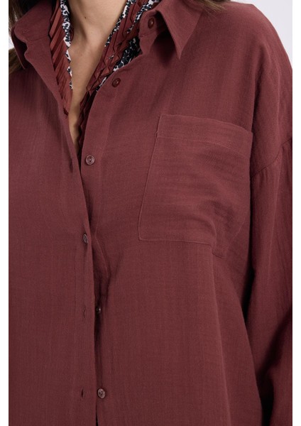 Kadın Oversize Geniş Kesim %100 Pamuk Müslin Kumaş Uzun Kollu Cepli Dokulu Kahverengi Gömlek modelleri
