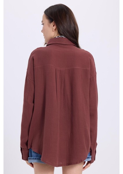 Kadın Oversize Geniş Kesim %100 Pamuk Müslin Kumaş Uzun Kollu Cepli Dokulu Kahverengi Gömlek