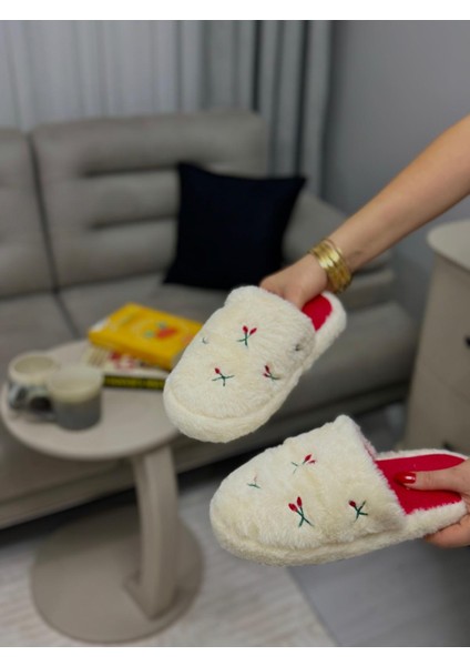 Kiraz Nakışlı Yazlık Kışlık Pofuduk Kadın Ev Terliği Çeyizlik Terlik Kaymaz Taban