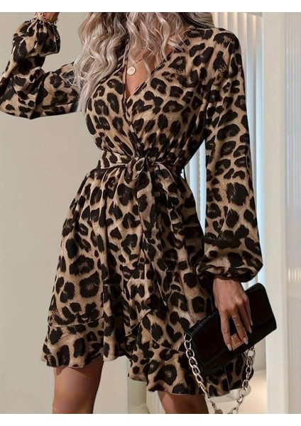 Kadın Uzun Kollu Kruvaze Yaka Belden Kuşaklı Çapraz Kesim Detaylı Leopar Modal Mini Elbise
