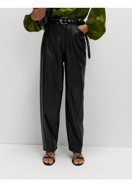 Deri Görünümlü Pantolon indirimleri