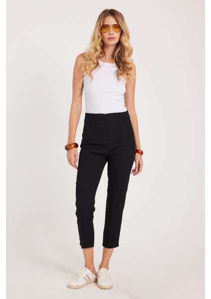 Kadın Relax Fit Rahat Kesim Yüksel Bel Dar Paça Siyah Pantolon fırsatları
