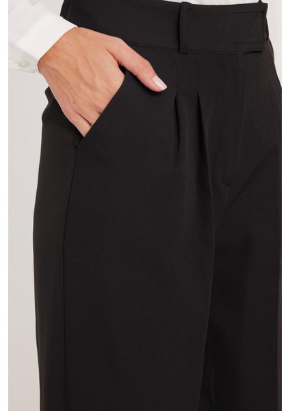 Kadın Regular Fit Klasik Kesim Cırt Kapamalı Palazzo Siyah Pantolon modelleri
