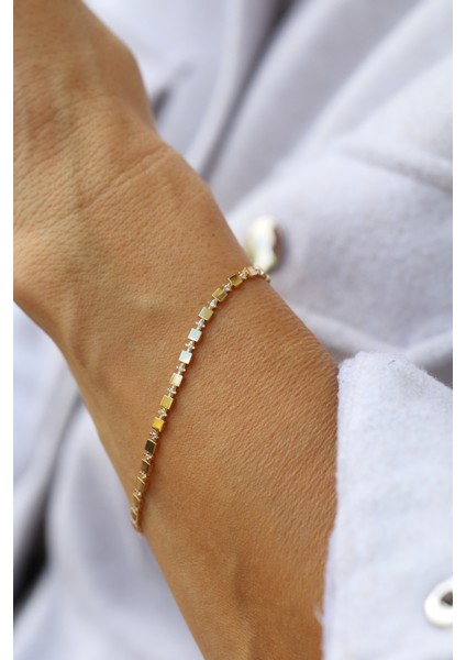 14 Ayar Altın Küp ve Tektaş Örüntülü Bileklik fırsatları