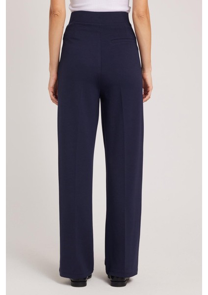 Kadın Regular Fit Klasik Kesim Cırt Kapamalı Geniş Paça Lacivert Pantolon