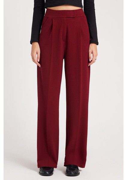 Kadın Regular Fit Klasik Kesim Cırt Kapamalı Geniş Paça Bordo Pantolon